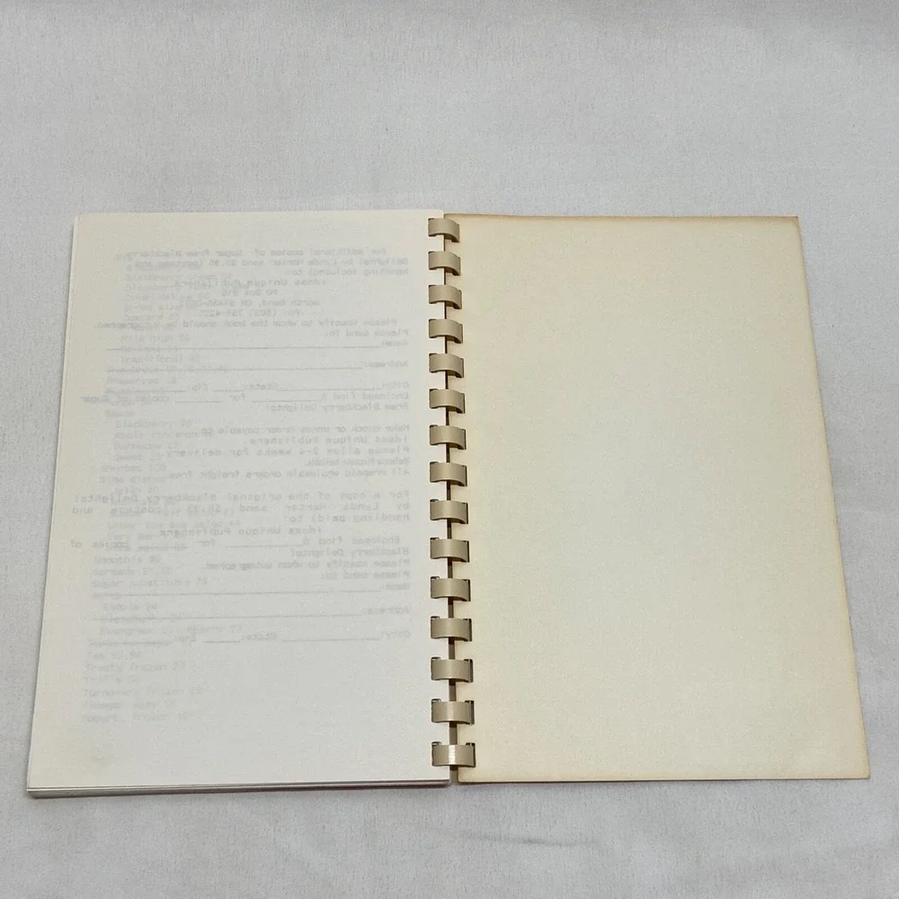 Vintage Sugar Free Blackberry Delights Cookbook‎ Lynda Harter Author Signed 1990